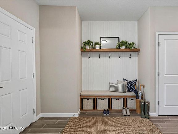 4th image of 1713 AMBERLY Drive