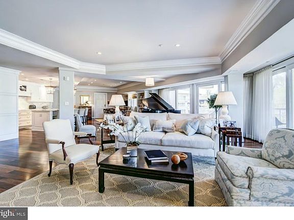 2nd image of 1702 N Park Dr APT 61