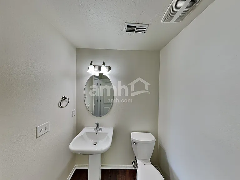 2464 S 3585 W — Photo 9