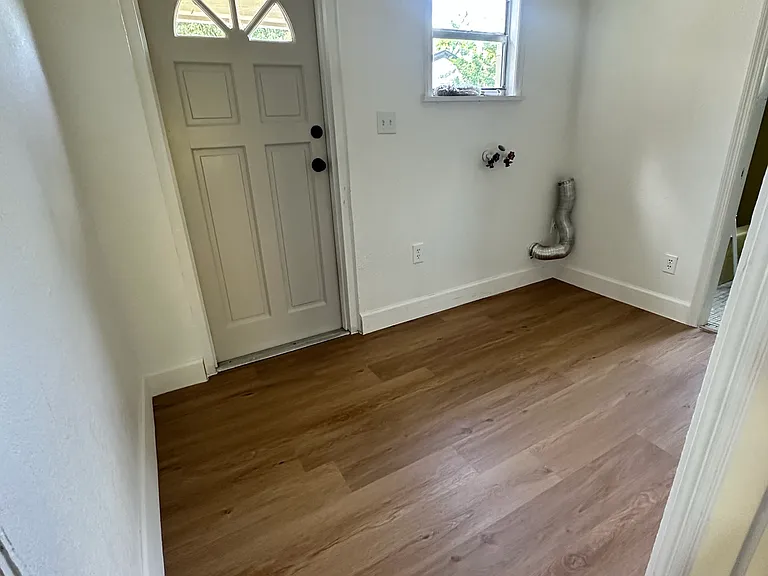 523 Shoreview Ave — Photo 7