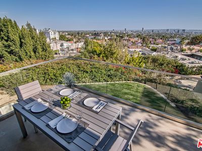 8260 Marmont Ln, Los Angeles, CA, 90069