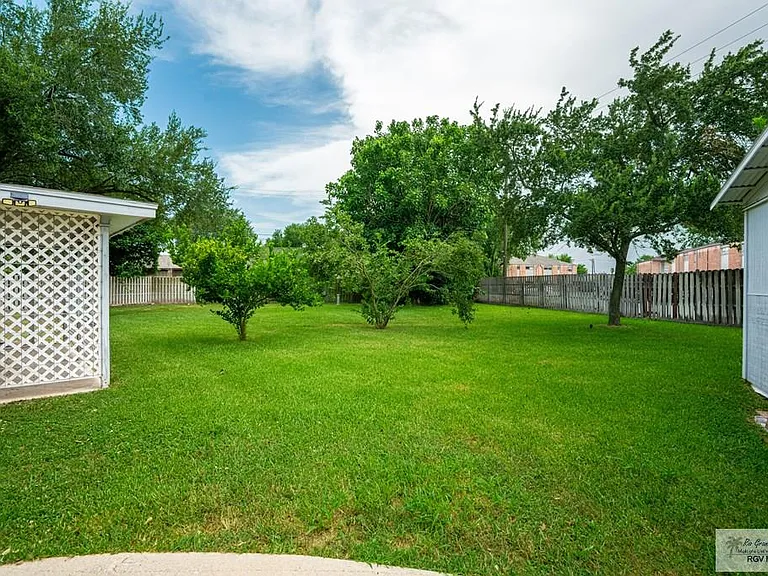 2202 Ella Ave — Photo 15
