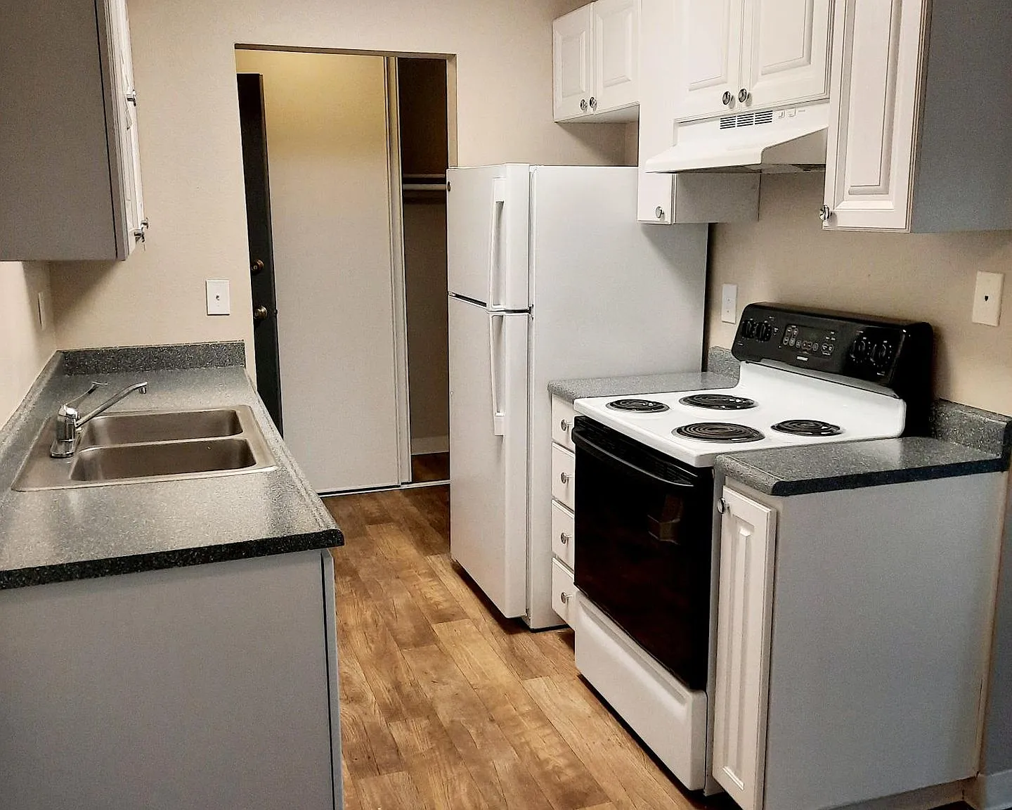 SUNDANCER APARTMENTS — Photo 1