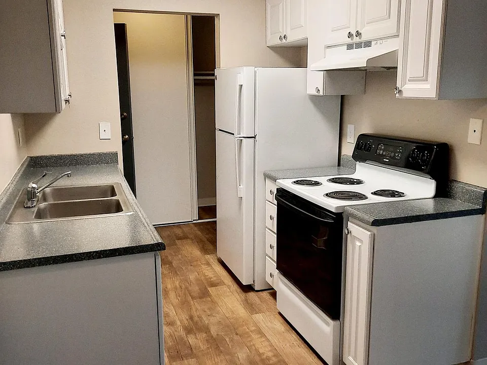 SUNDANCER APARTMENTS