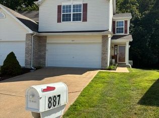 887 Caleb Xing, Fenton, MO 63026