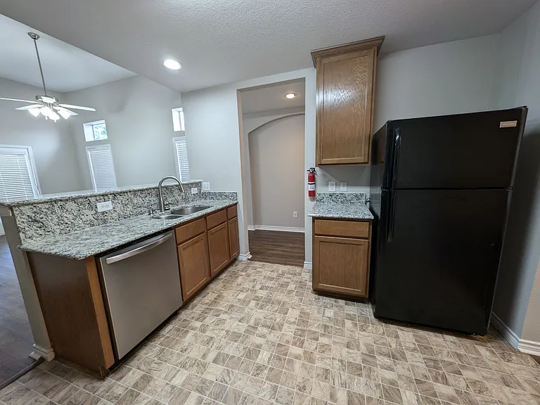 8915 Wild Rose Ln — Photo 6