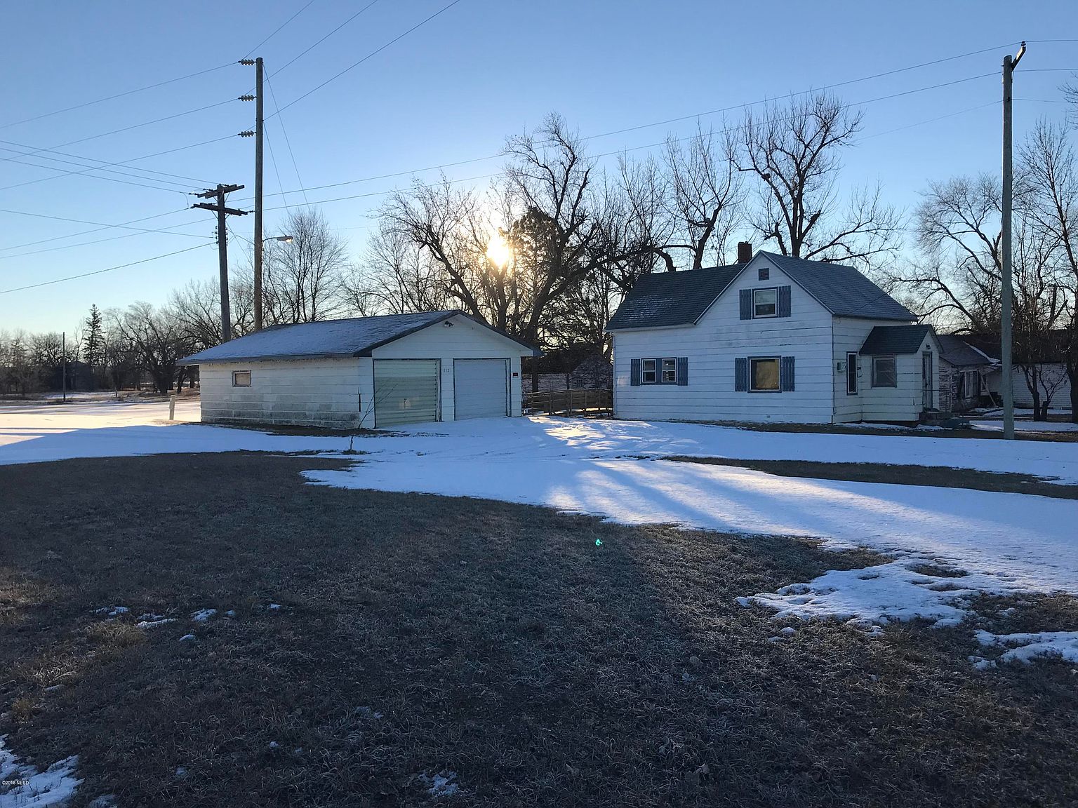 112 S Main St, Waubay, SD 57273 Zillow