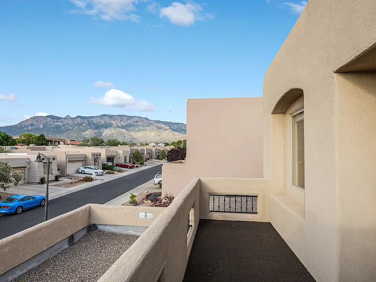 8860 Desert Fox Way NE — Photo 31