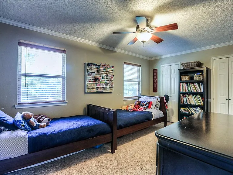 24 Edgewood Forest Ct — Photo 18