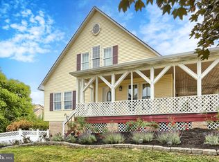 3 Hitching Post Cir, Thomasville, PA 17364