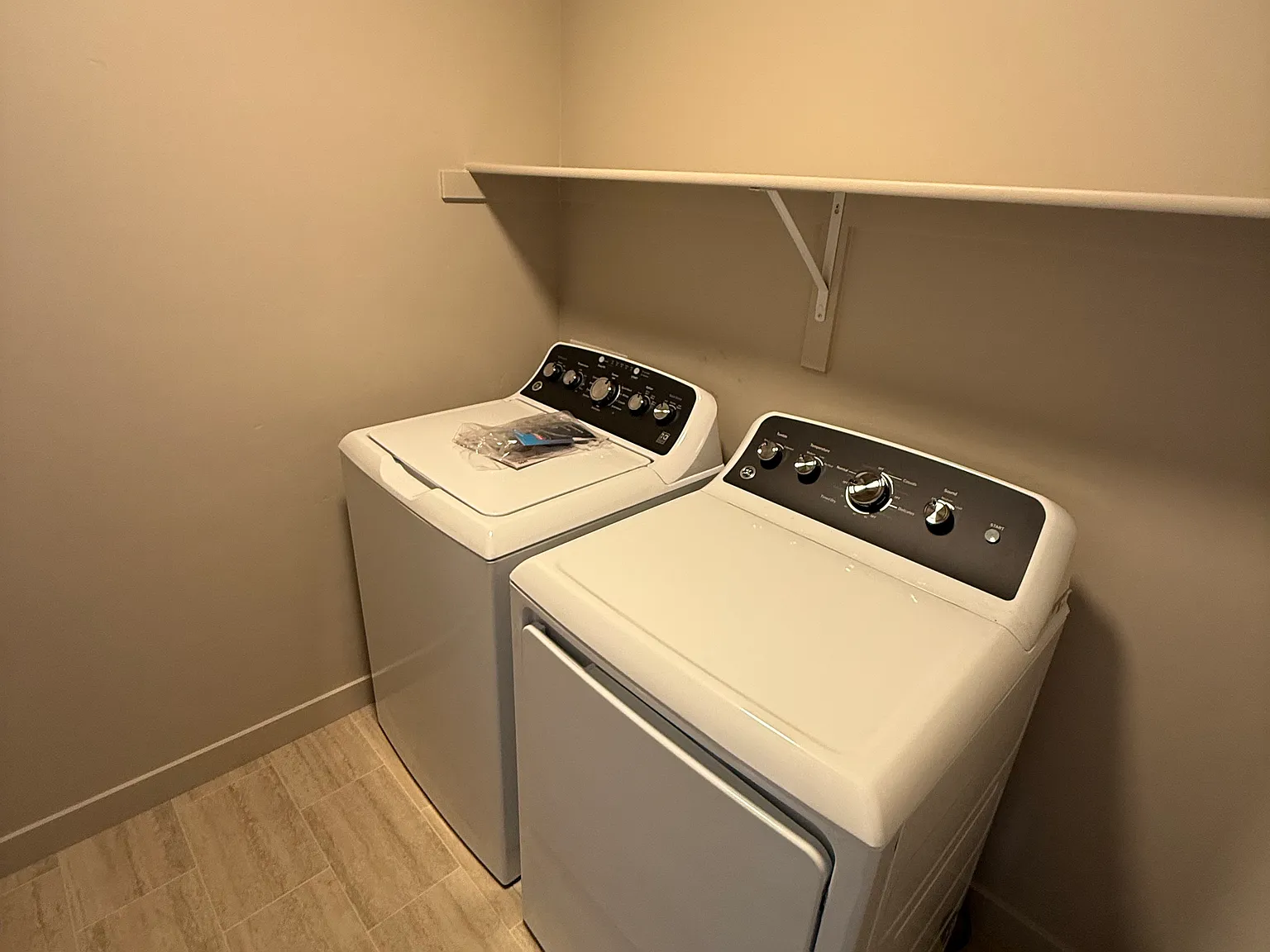 2 bed, 2.5 bath, 1220 sqft, $1,650 — Photo 3