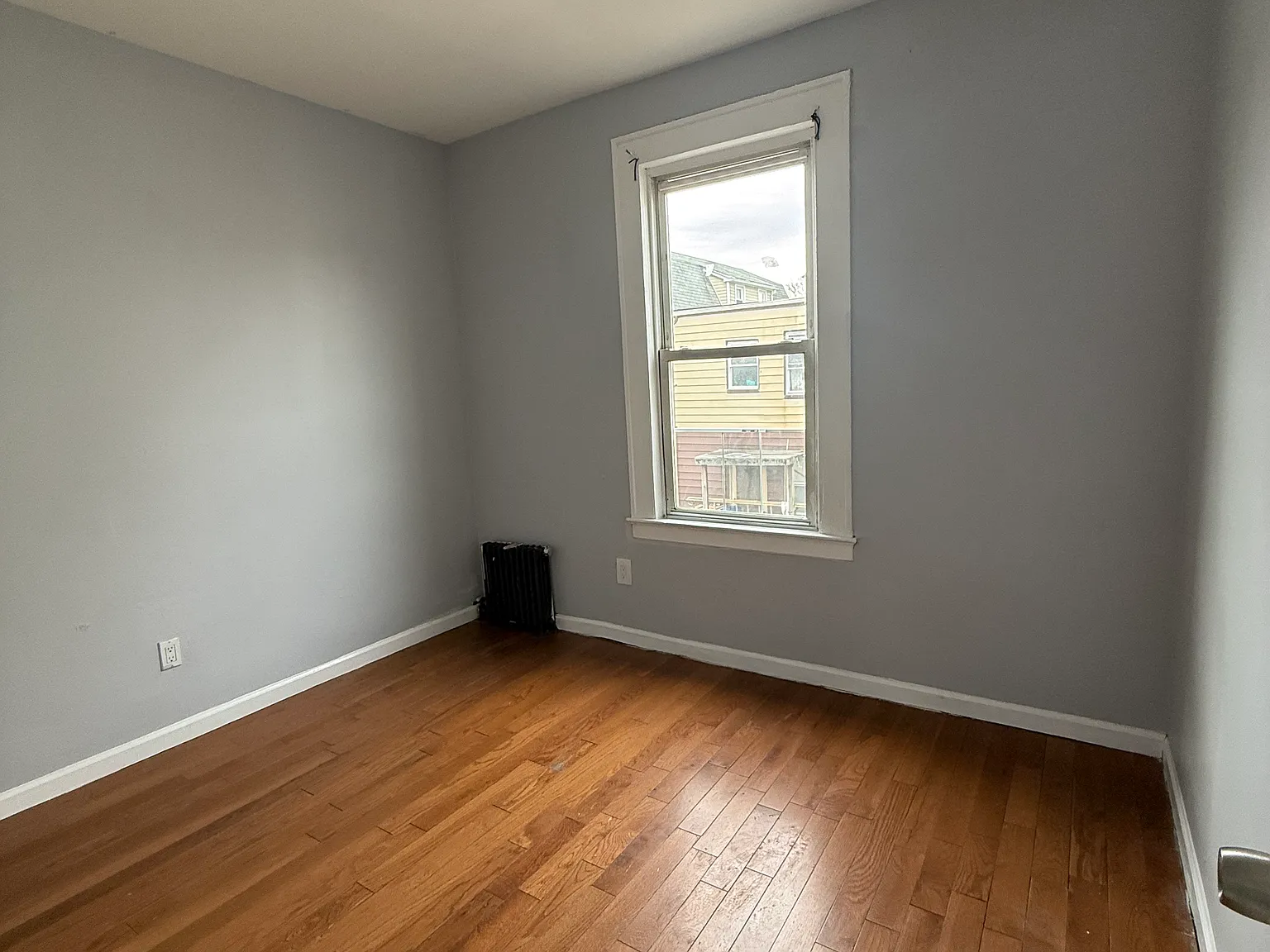 3 bed, $2,200 — Photo 2