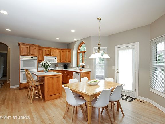 5th image of 24701 Lincolnway St