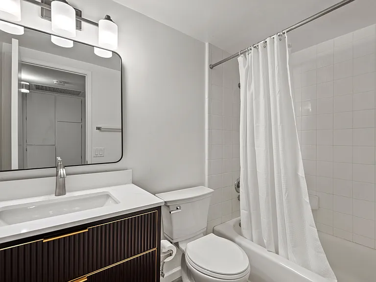 500 Glenwood Cir #411 — Photo 15