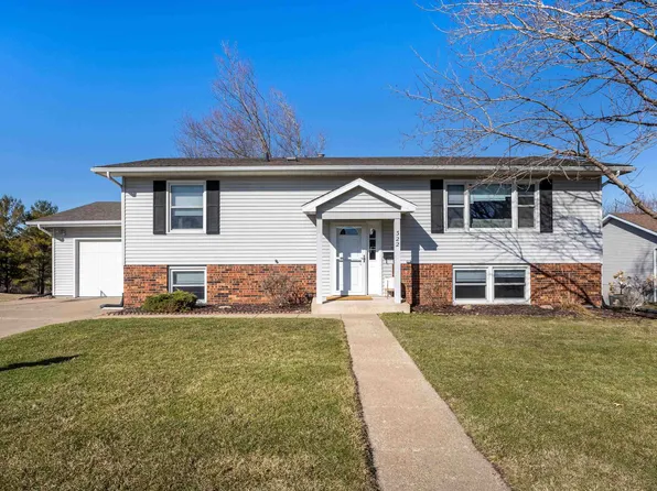 322 Apache Ct, Galena, IL 61036