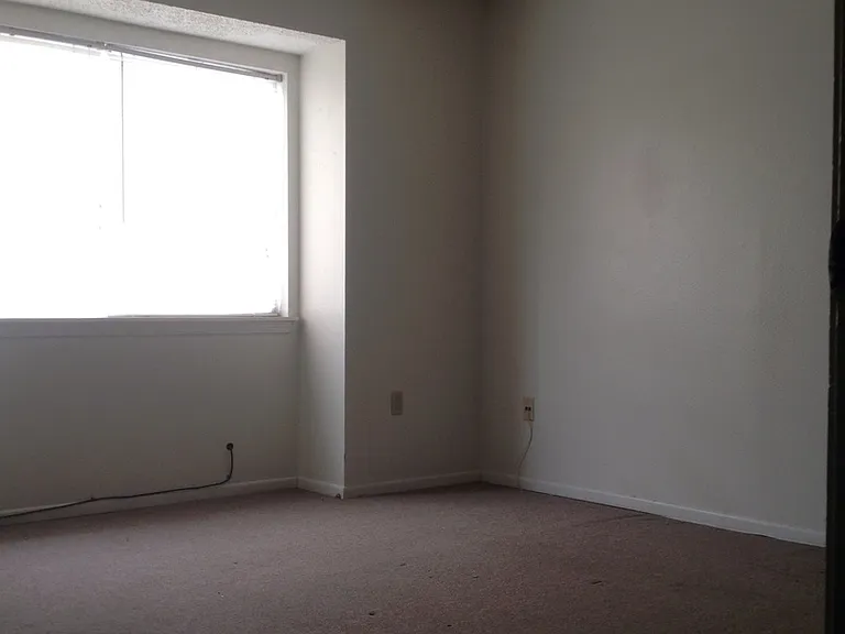 1855 Jasper Ave — Photo 13