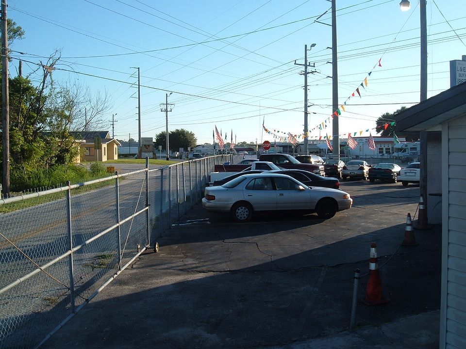 1st image of 1013 S. Combee Road.