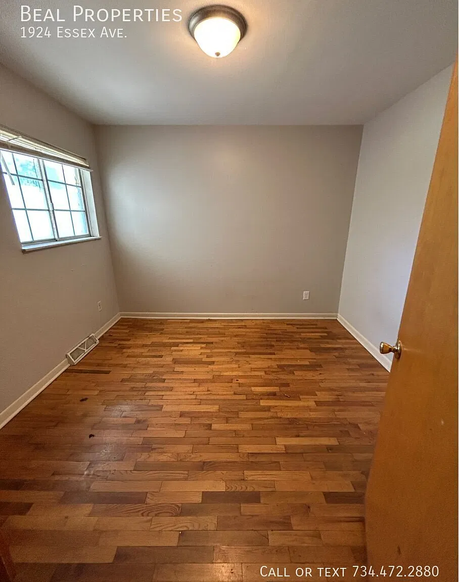 2 bed, $1,100 — Photo 2