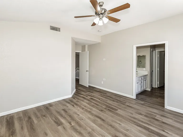 6939 Wineberry Dr — Photo 10