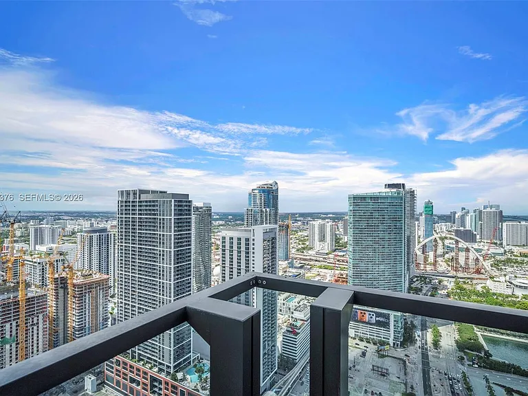 398 NE 5th St #Penthouse 4701 — Photo 47