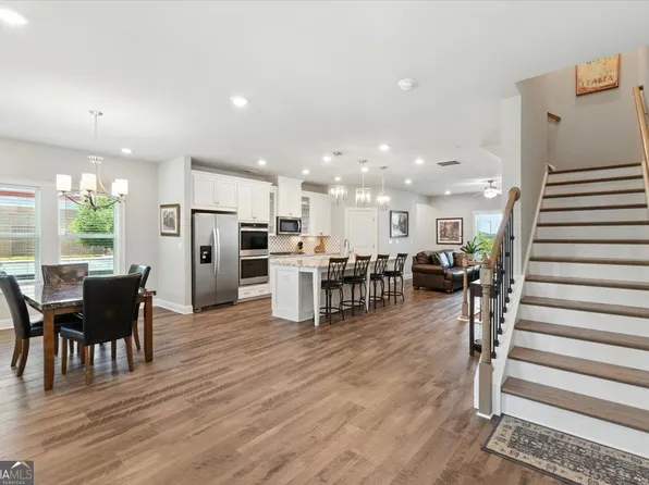 900 Sweetwater Grv, Woodstock, GA 30188