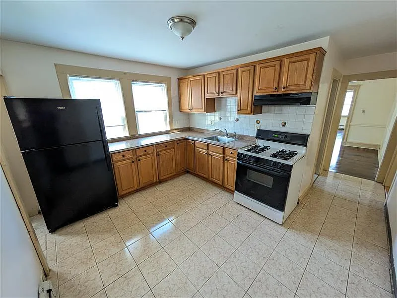595 Fellsway W