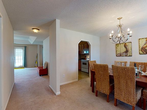 3rd image of 395 Continental Dr