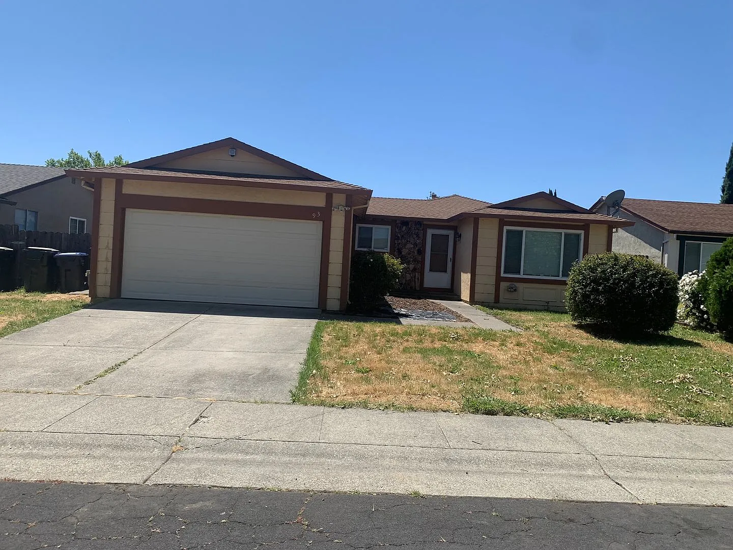 Conveniently located home — Photo 2