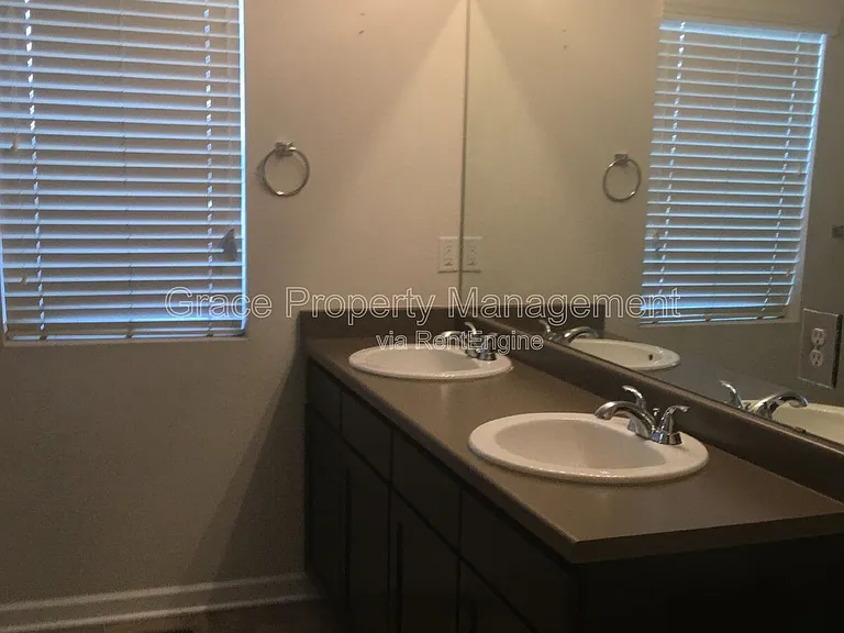 9760 Memphis St — Photo 16