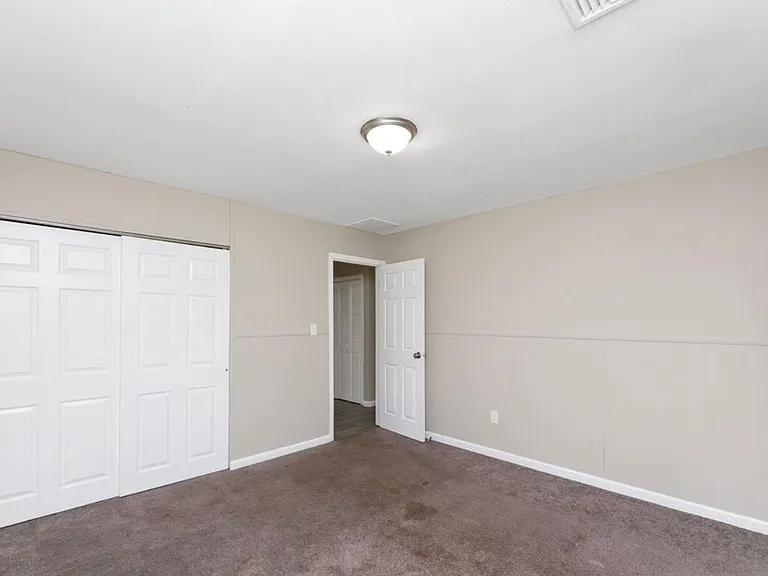 83 Buckingham Dr — Photo 10