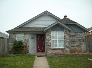 2141 Lonnie Ln, Moore, OK 73170