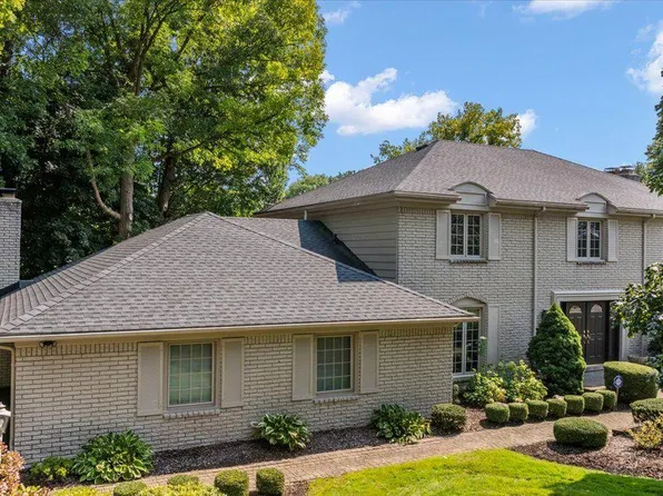 4363 Sunningdale Dr, Bloomfield Hills, MI 48302