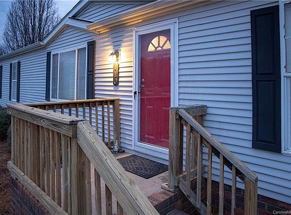 5th image of 110 Skylark Way