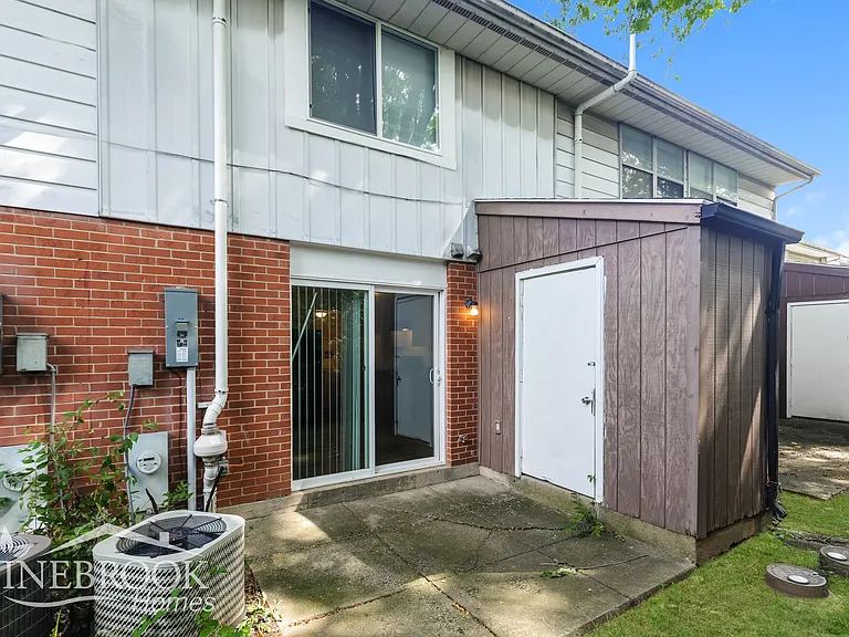 7649 Mount Hood Dr — Photo 15