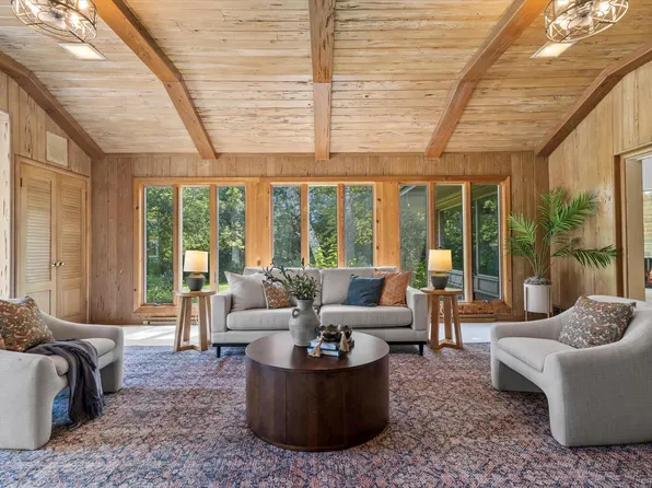 2416 West Dean COURT, River Hills, WI 53217