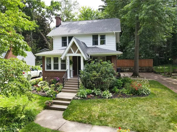 560 Malvern Rd, Akron, OH 44303