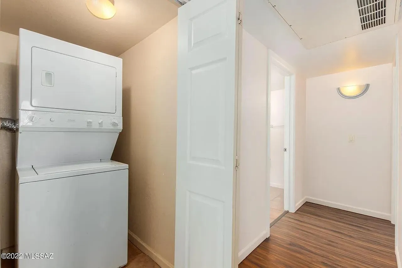 2 bed, 915 sqft, $1,450 — Photo 3