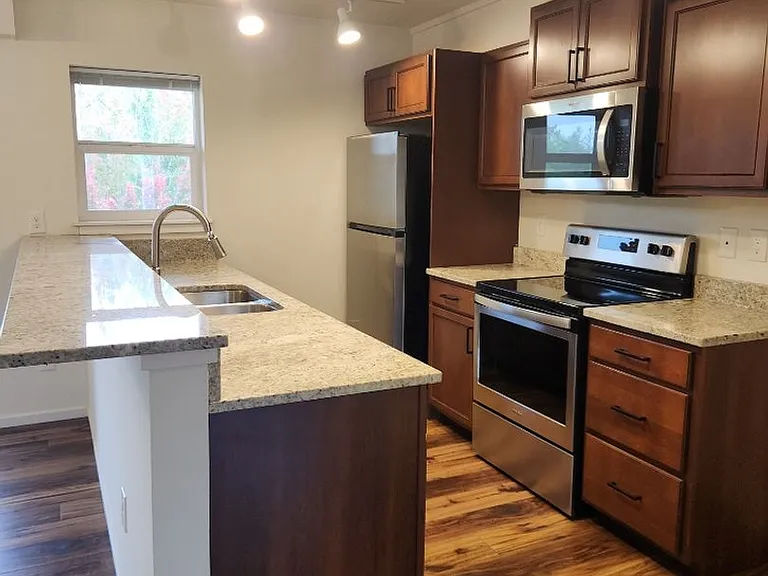 Kendal Court Apartments, 2 Bedroom, 1 Bathroom Apartments for Rent! — Photo 49