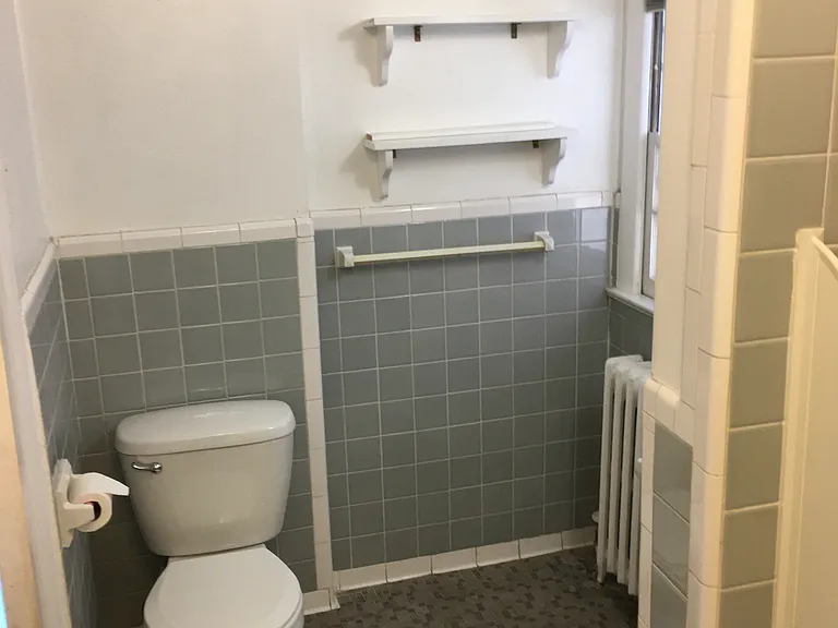 219 C St NE #2 — Photo 12
