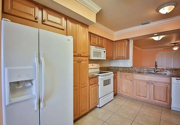 Santa Barbara Villas - Move in Special — Photo 113