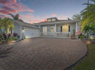 2800 Swan Cir, Dunedin, FL 34698
