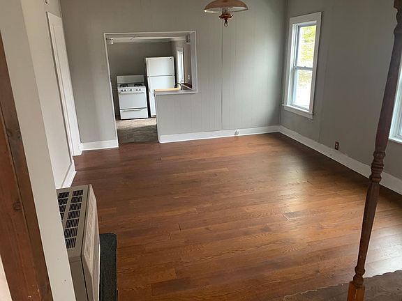2nd image of 303 N Center St