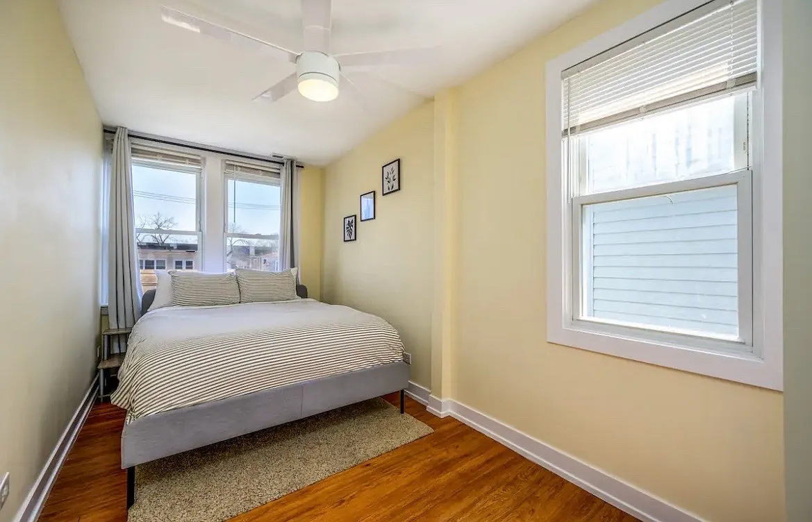 2635 N Avers Ave — Photo 4