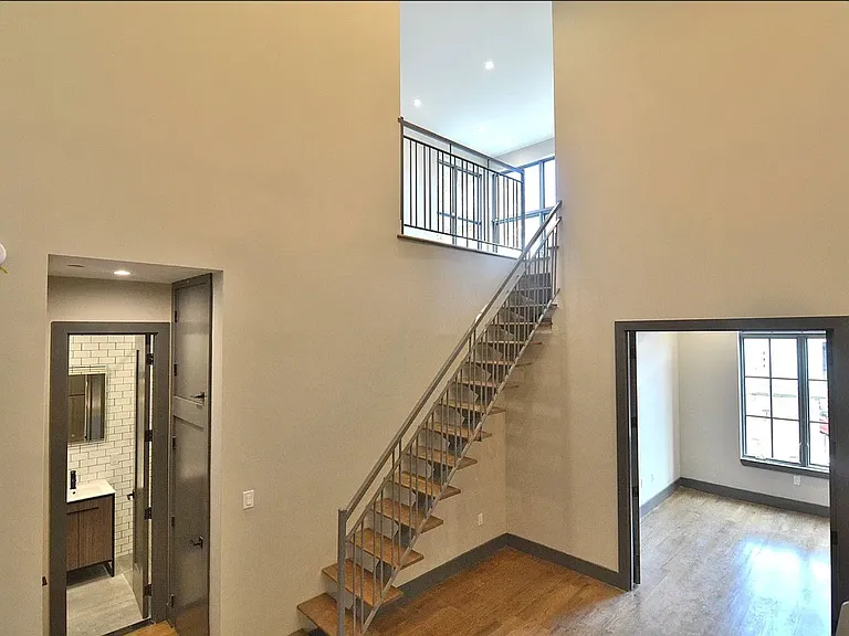 417 Manhattan Ave #2A — Photo 1