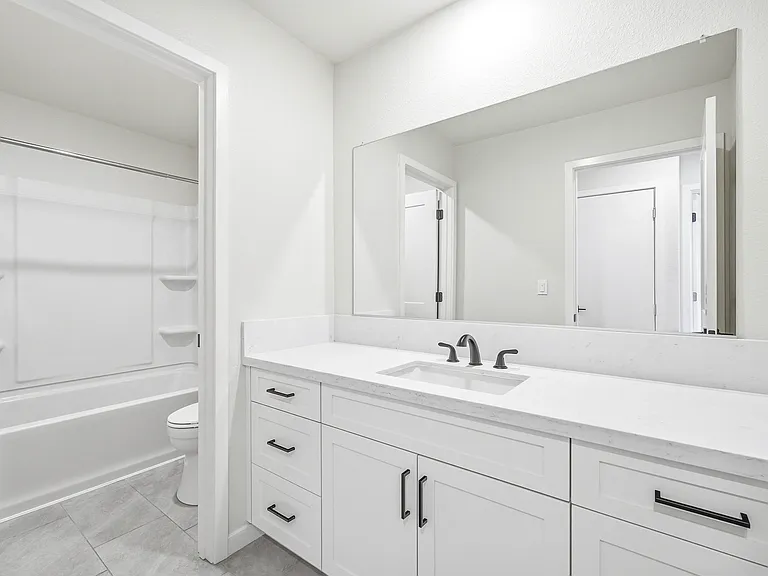 3818 E Commerce Way — Photo 4