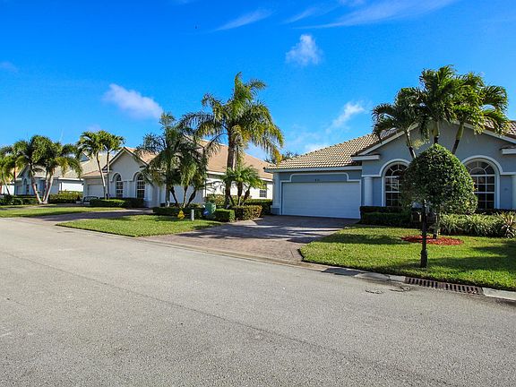 3rd image of 631 NW Red Pine Way