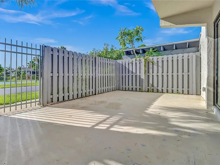 17452 Woodland Trace Dr — Photo 22