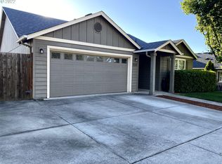 558 S 48th Pl, Springfield, OR 97478