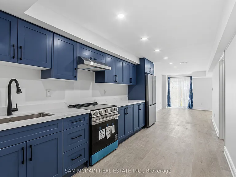 26 Montpelier St #LOWER — Photo 4