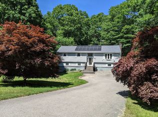 164 Narrow Ln, Charlestown, RI 02813